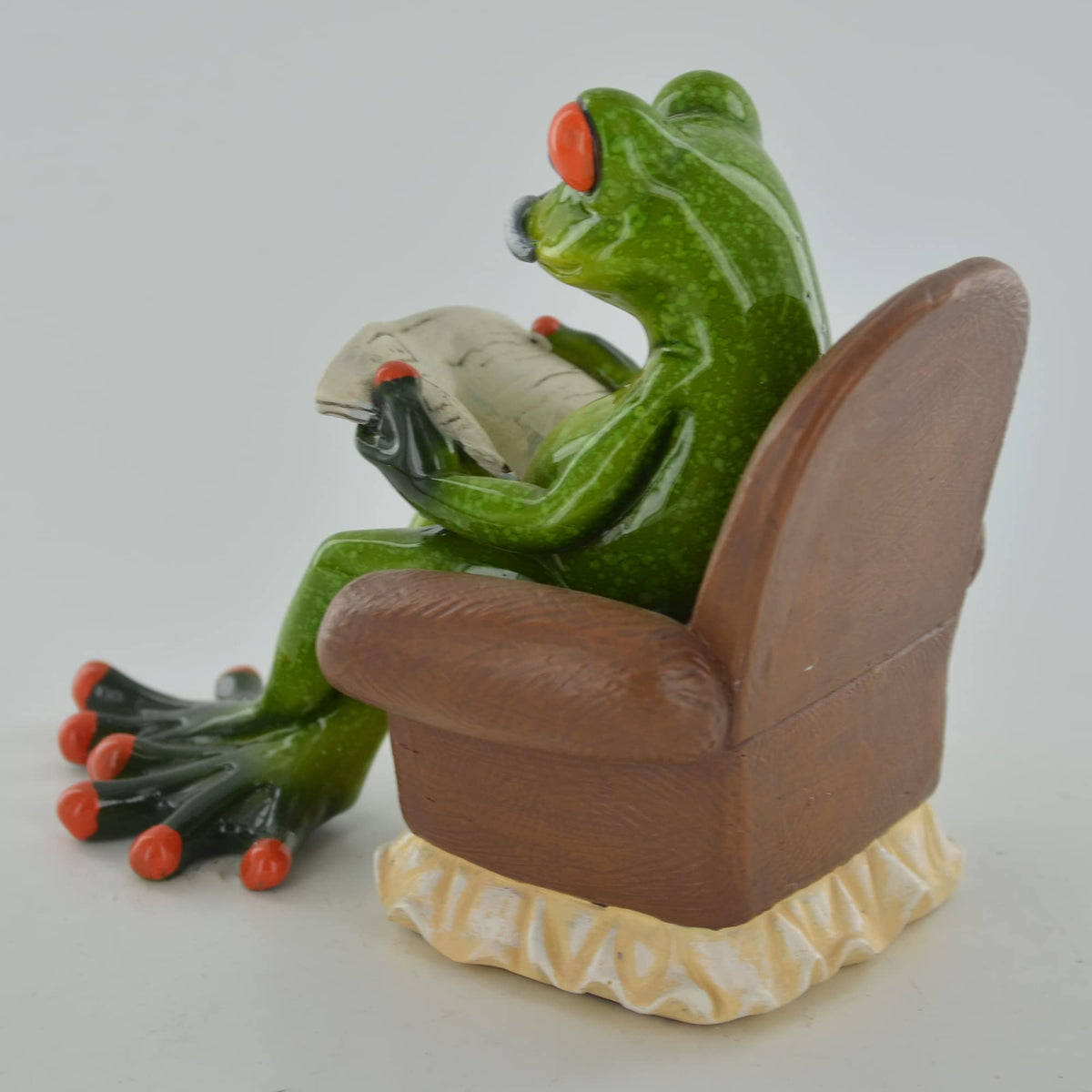 Comical Frogs - Grandad Small Resin Figurine Novelty Home Decor Joke Present Gift H10cm