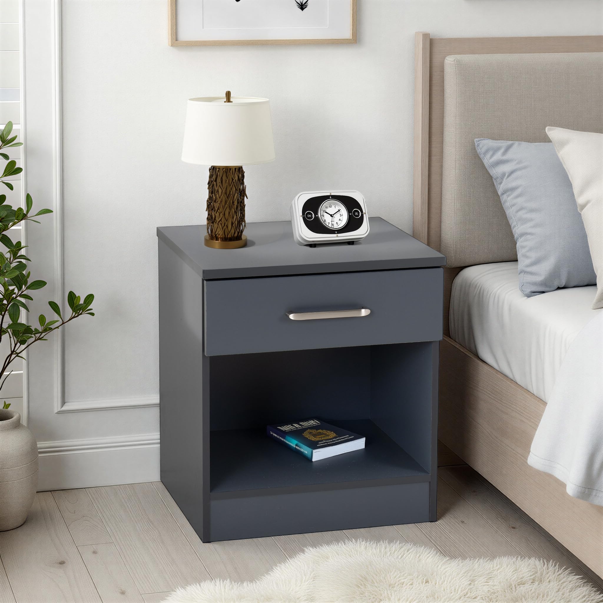 Seconique Dakota 3 Drawer Bedside