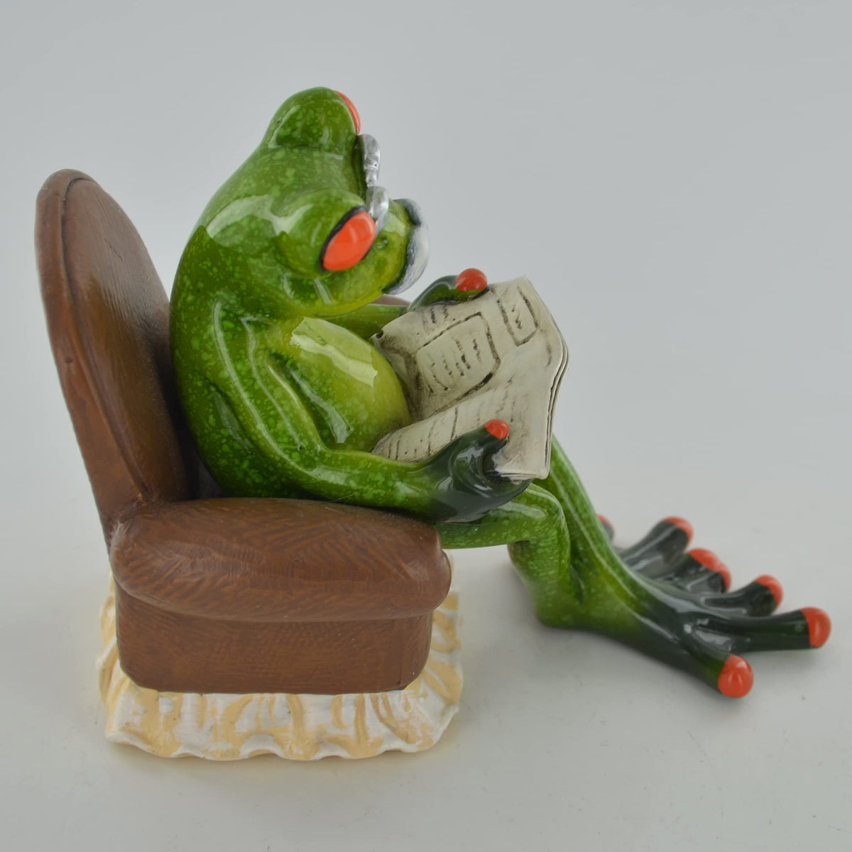 Comical Frogs - Grandad Small Resin Figurine Novelty Home Decor Joke Present Gift H10cm