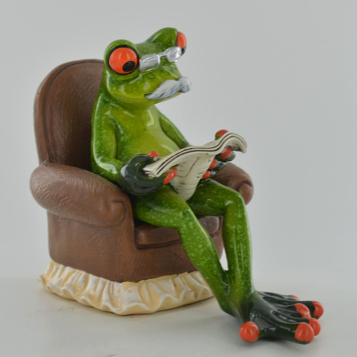 Comical Frogs - Grandad Small Resin Figurine Novelty Home Decor Joke Present Gift H10cm