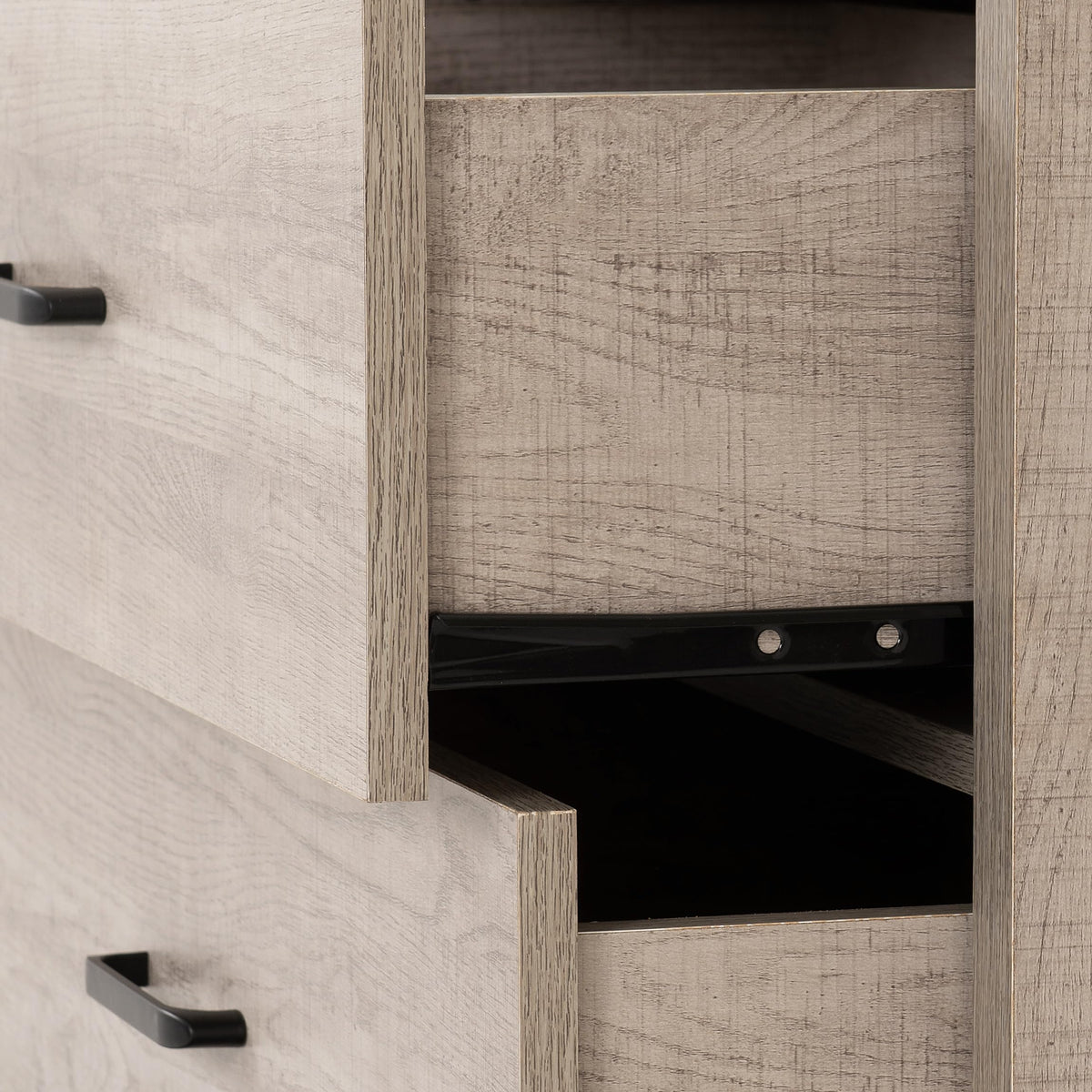 Seconique Oliver 3 Drawer Chest in Light Oak Effect