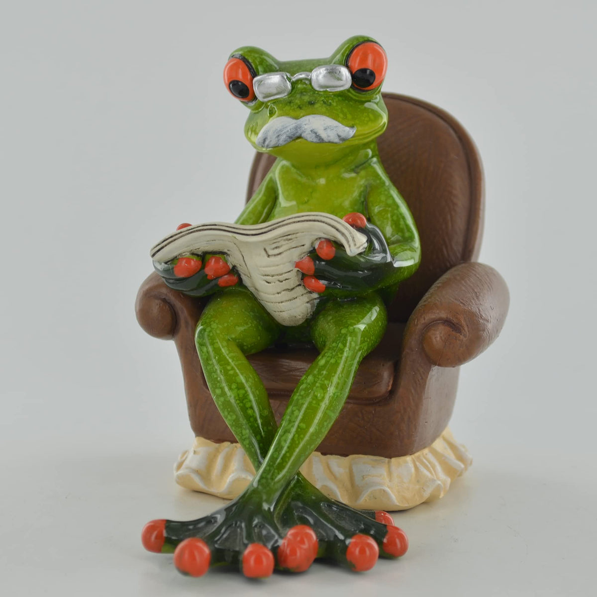 Comical Frogs - Grandad Small Resin Figurine Novelty Home Decor Joke Present Gift H10cm