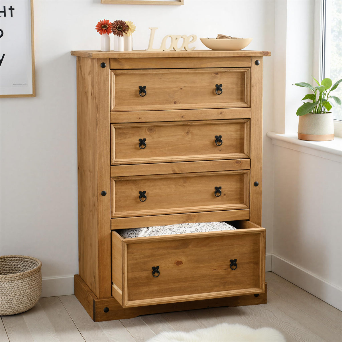 Seconique Corona 4 Drawer Chest in Distressed Waxed Pine